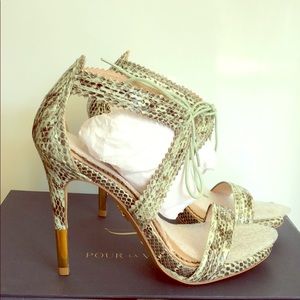 Brand new Pour La Victoire heels